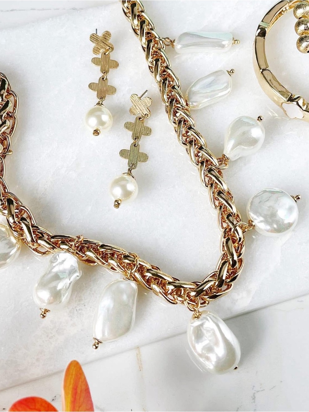 Park Lane Sicily necklace- gold Chain with Large White Pearl Drops - Picture 2 of 2